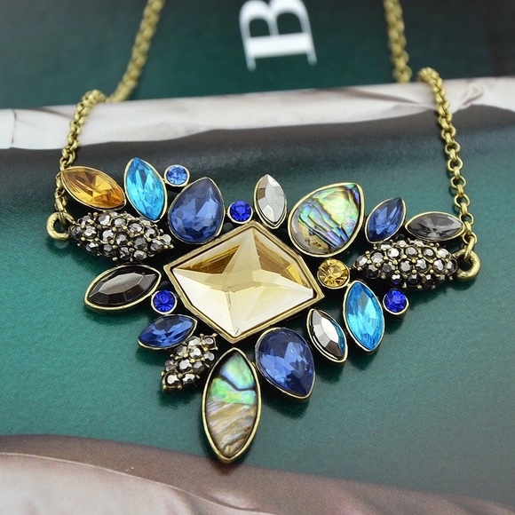 None Jewelry - Gorgeous Gemstone Statement Necklace 👌